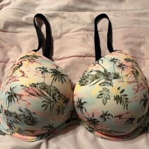 Victoria's Secret Super Push Up Beach Scene 36DD Back Closure Bra